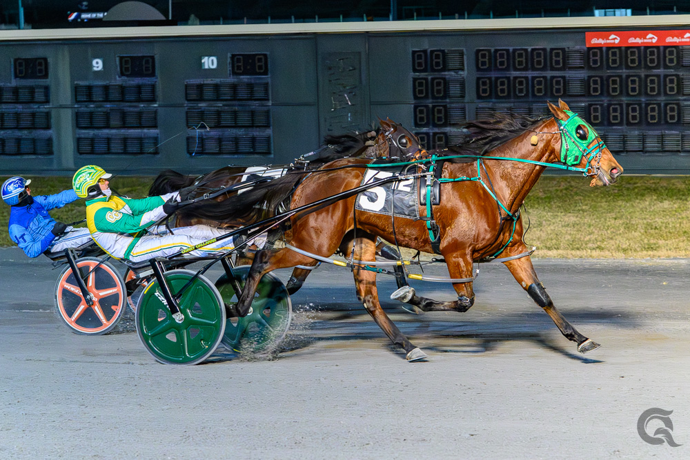 Ballast sails to victory at Bally's Dover 1 Ballast sails to victory in the Fillies and Mares Open Handicap pace