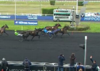 Chit Chat scores at Vincennes