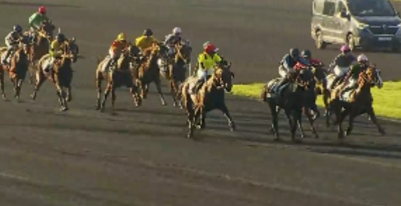 Iguski bursts through