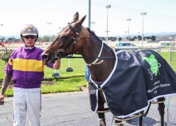 Hiller and Nova Baxter dominate the Art Meeker Memorial