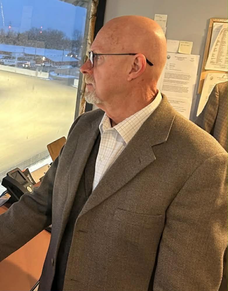 Bud Teeters to receive the Rambling Willie award 1