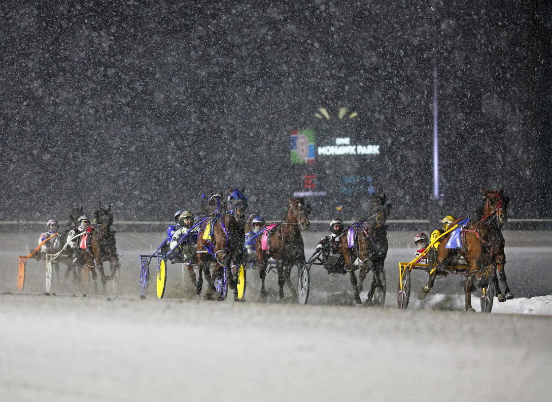 Back to business for season opener at Woodbine Mohawk Park 1 Winter racing at Woodbine Mohawk Park. (New Image Media)