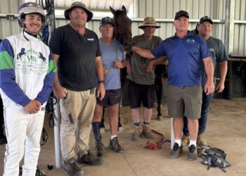 Sandersons savour double at old stomping ground