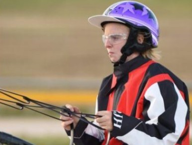 Mikiyoursofine Delivers for Team Teal 1 Hannah Van Dongen